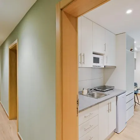 Lovely Fully Equipped Near Subway N7