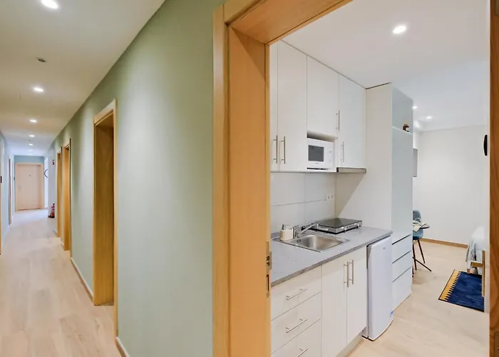 Lovely Fully Equipped Near Subway N7