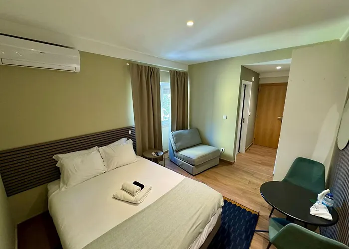 Lovely Fully Equipped Near Subway N7 *