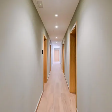 Lovely Fully Equipped Near Subway N7 Apartment