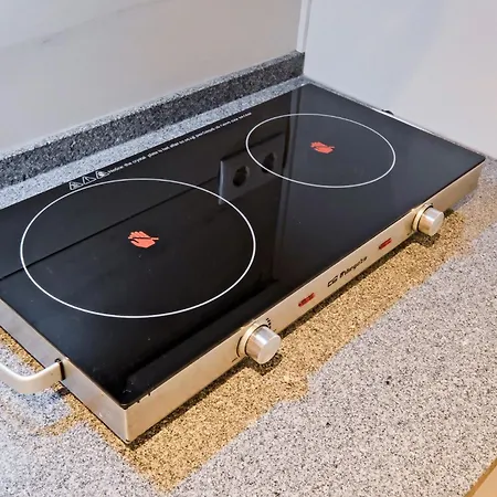 Lovely Fully Equipped Near Subway N7 Apartment Lissabon